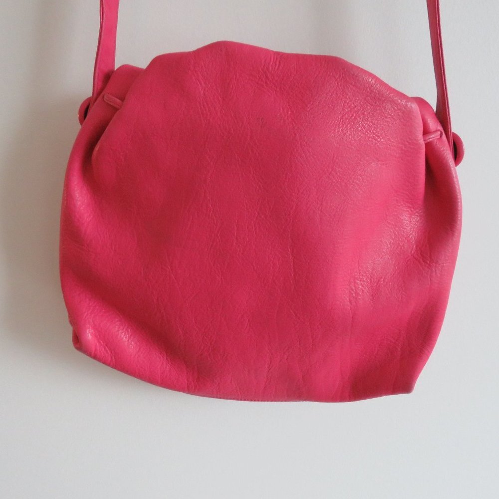 VINTAGE 80s CARLOS FALCHI Bubblegum Pink Leather Butterfly Slouch Crossbody Bag - Picture 11 of 16